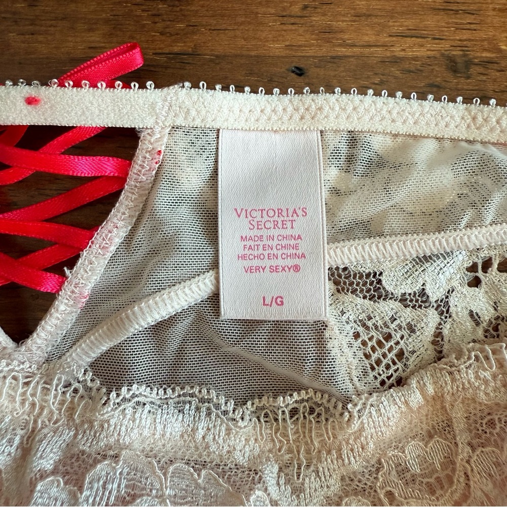 Victoria’s Secret Coral Pink Seduction Garter Skirt Size Large - Picture 5 of 6